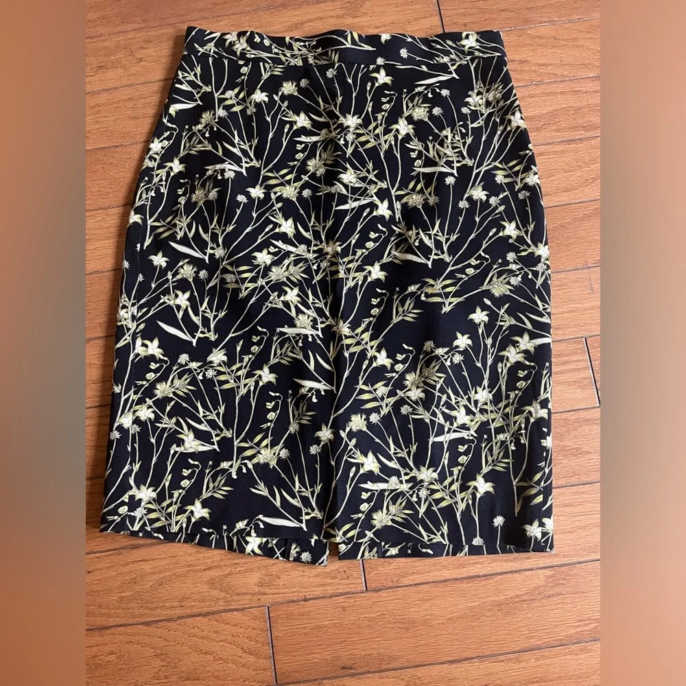 Banana Republic Ladies skirt, 8P